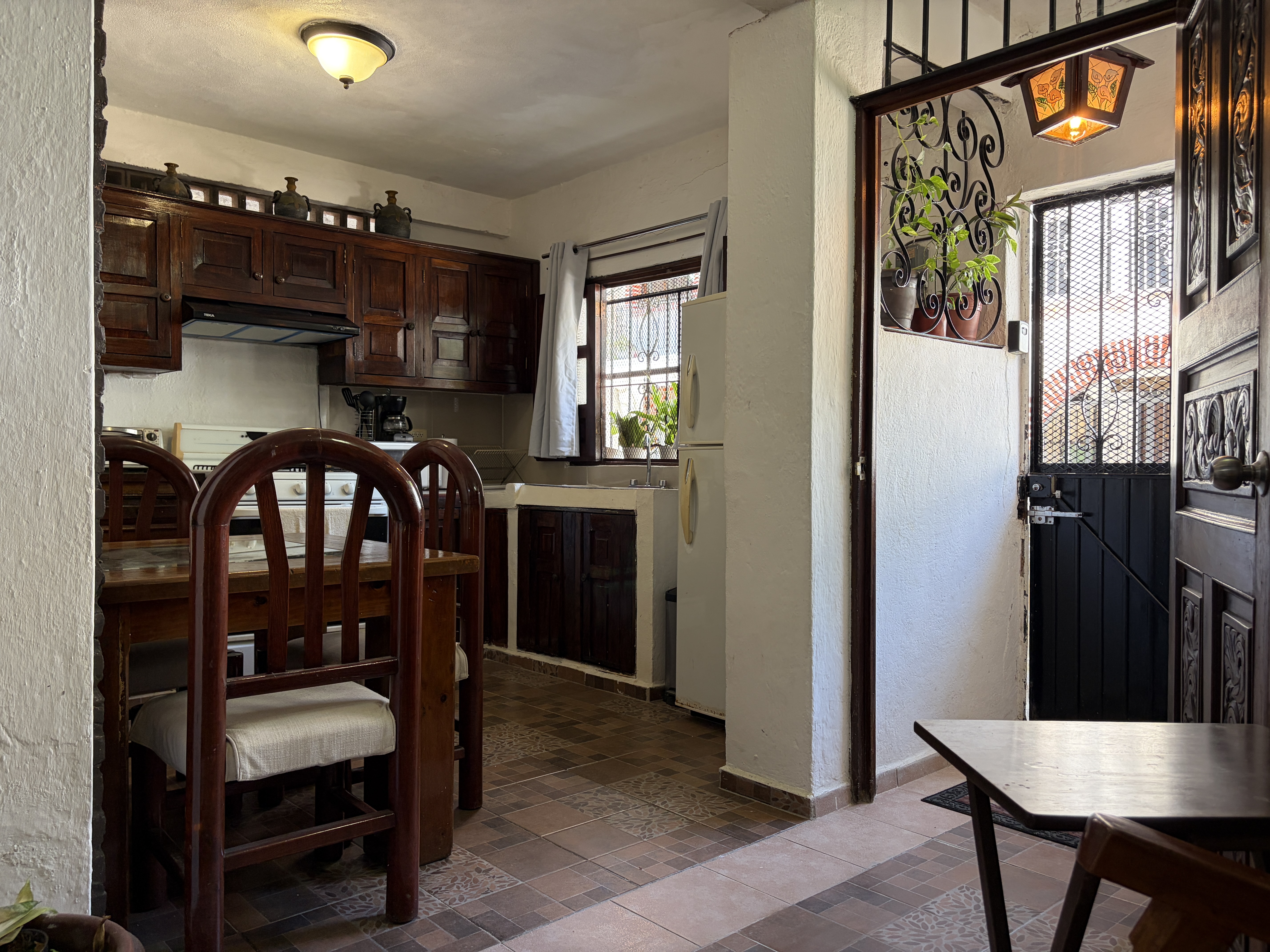 Kitchen and entry area in Palma Suite